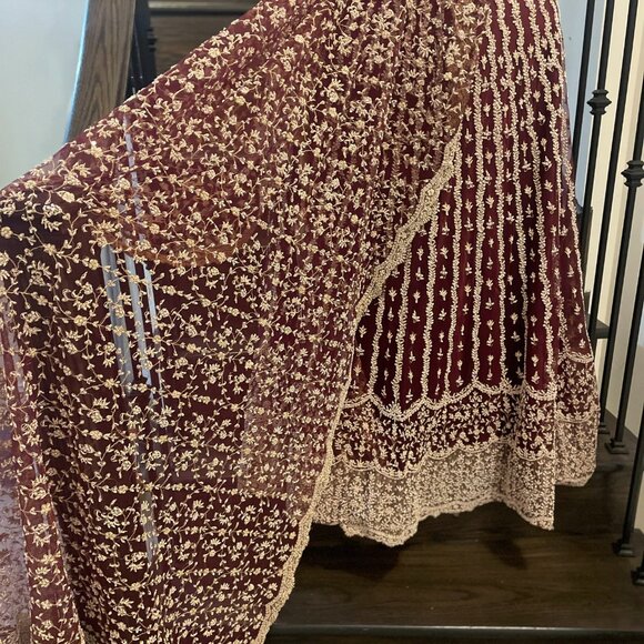 Bridal Lengha - Picture 5 of 9